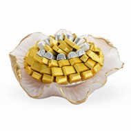 صينية رزين ورد مع شوكولاتة بلجيكية مغلف