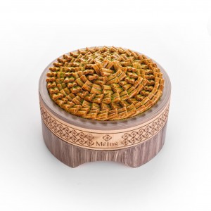 صينية خشبي بقلاوة اصابع كاجو فاخرة